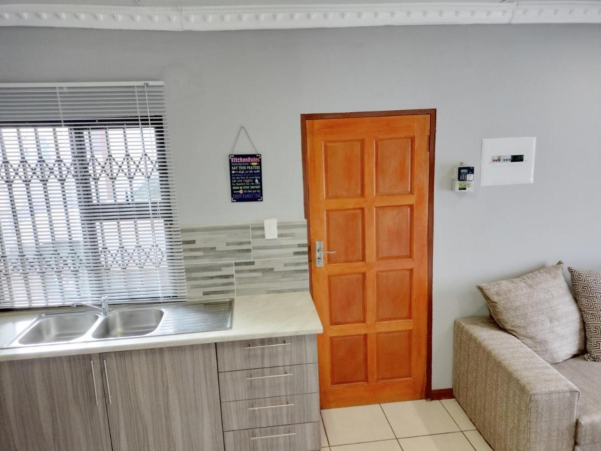 Sunrise Guesthouse Pretoria Luaran gambar