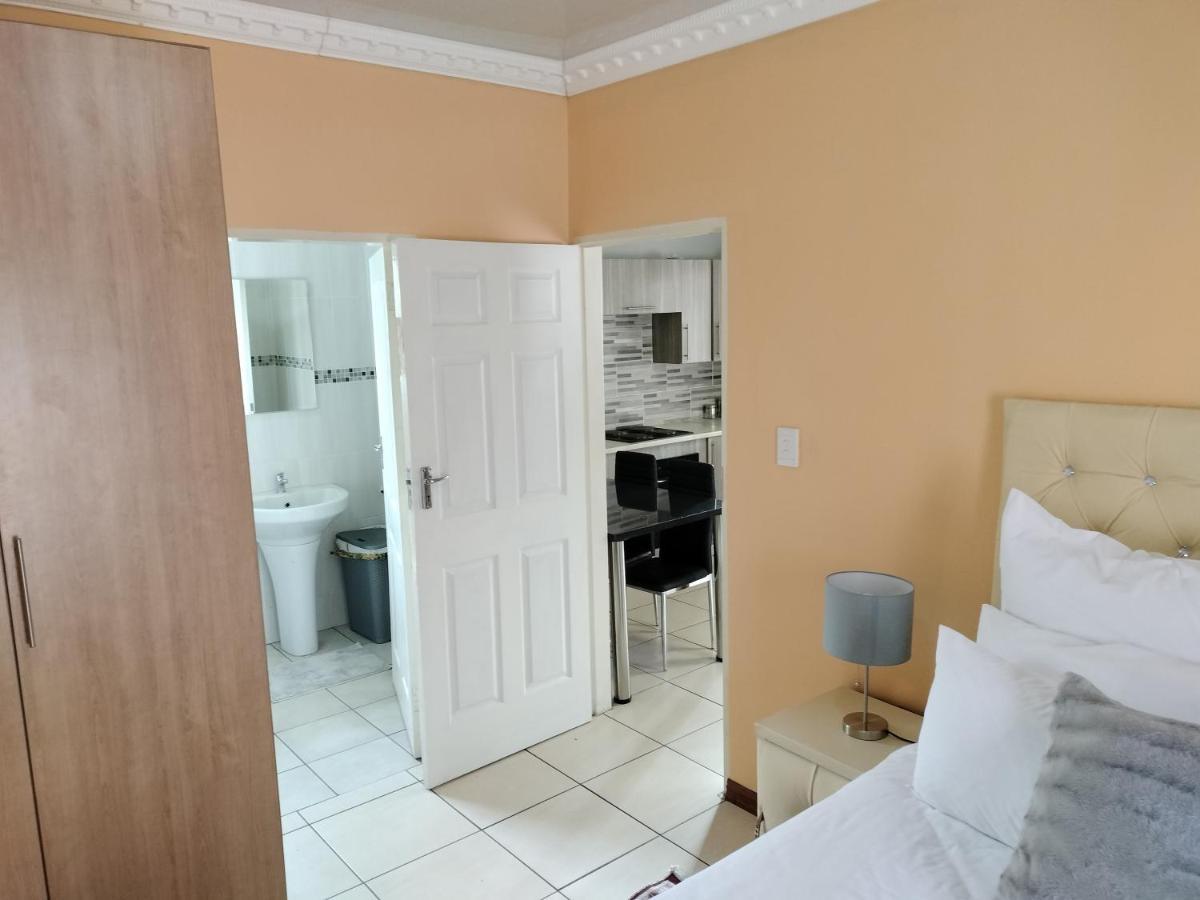 Sunrise Guesthouse Pretoria Luaran gambar
